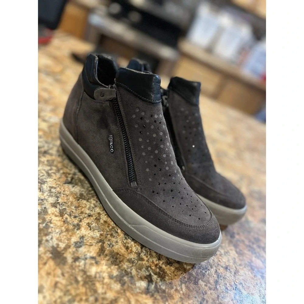 Igi&Co Womens Hidden Wedge Sneakers Gray Suede Side Zip Size 41‎ EU / 10-10.5 US